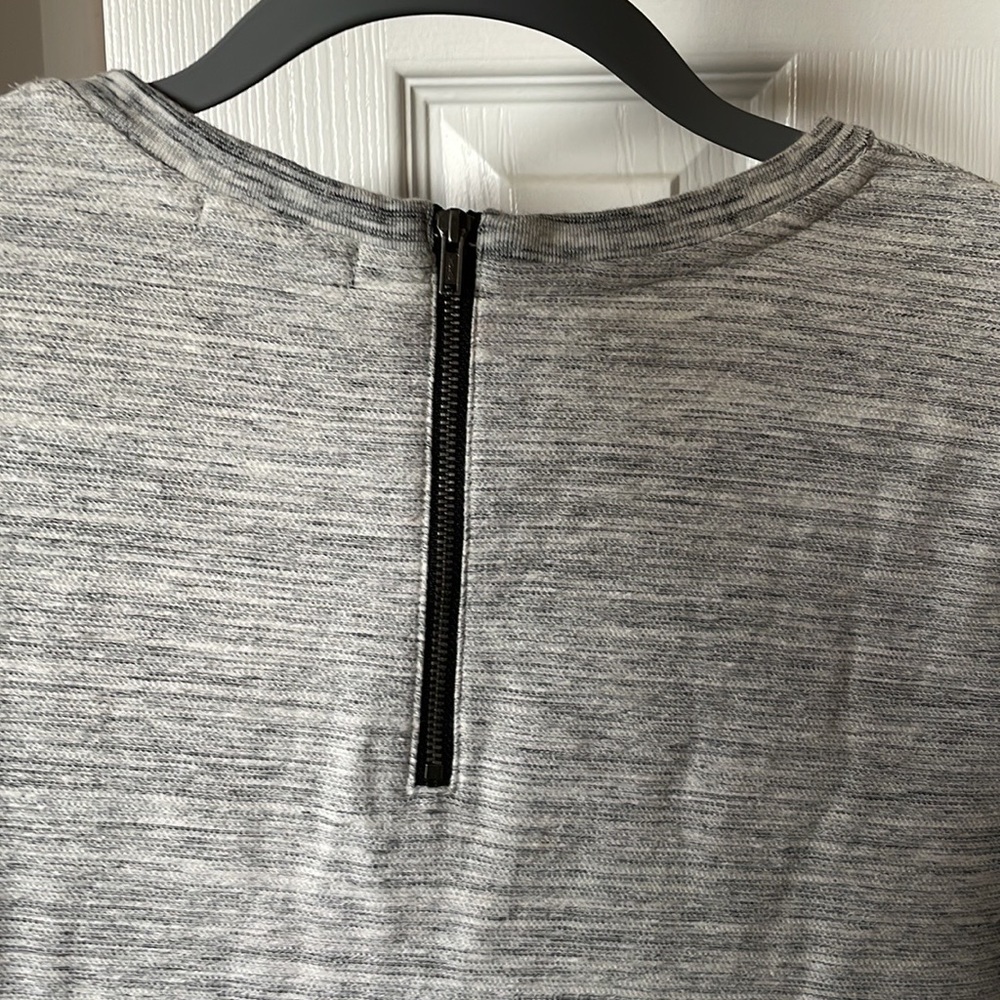A T-shirt dress - Picture 2 of 2